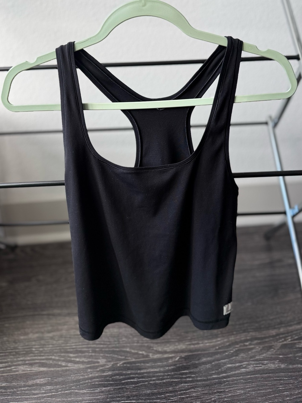 Vuori Black Halo Daily Cropped Tank